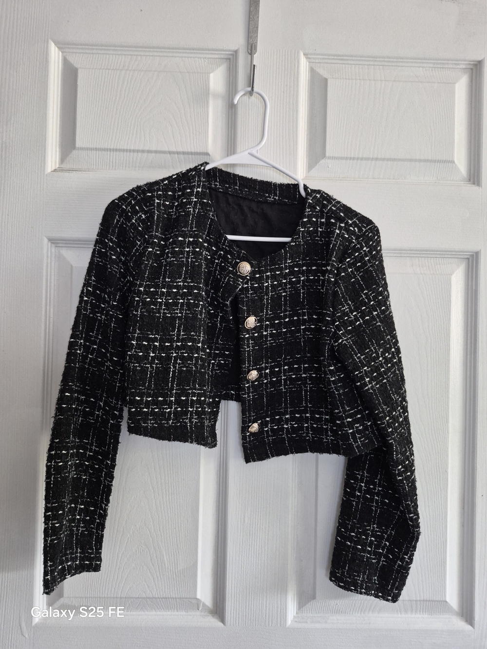 (S)Cropped Black & White Tweed Button Jacket
